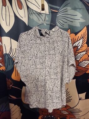 Women's White and Black Speckled Button-Up Blouse